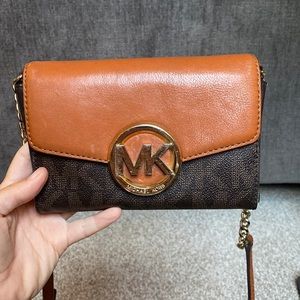 MICHAEL KORS CROSSBODY